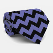 Cravate motif violet noir Chevron (Roulé)