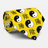 Cravate Motif Yinyang Arrière - plan jaune (Roulé)