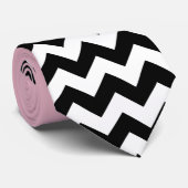 Cravate Motif Zigzag noir et blanc, Chevron, rose (Roulé)