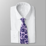 Cravate Navy-Blue & Lavender Floral Damas<br><div class="desc">Elégant damas floral bleu marine foncé sur une couleur arrière - plan changeante lavande.</div>