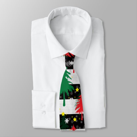 Cravate Noir Blanc Stripes Neiges Rouge Vert Arbres (Attaché)