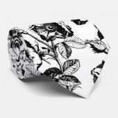 Cravate Noir gothique de rose d'antiquité sur le blanc (Roulé)