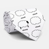 Cravate nuage, nuage, nuage, nuage, mouton, nuage, nuage… (Roulé)