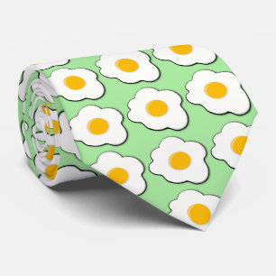 Cravate oeufs au plat pour le petit-déjeuner avec arrière