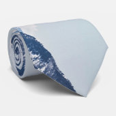 Cravate Orienté à chaînes, un homme glissant au-dessus (Roulé)