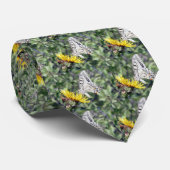 Cravate Papillon blanc et noir sur Fleur Jaune (Roulé)