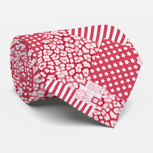 Cravate Patchwork rouge et blanc rustique (Roulé)