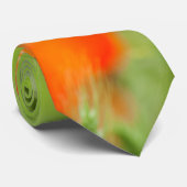 Cravate Pelouse verte avec des pavots rouges en arrière -  (Roulé)