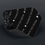 Cravate Père de la chambre répéter le texte blanc sur le n<br><div class="desc">Ce cravate noir amusant est l'accessoire parfait pour le père du marié à votre mariage. Il présente un design simple mais élégant avec le mot "Père de la chambre" écrit dans une police blanche sophistiquée tout en majuscules, et se répétant dans un motif en diagonale avec séparateurs de losange. Une...</div>