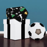 Cravate Père footballeur<br><div class="desc">Un Motif de football cravate avec football, filet à balle, sifflet, motif casque, etc. C'est une idée-cadeau amusante pour un père de football, un mari de football et un oncle de football. Vous pouvez présenter ce cadeau à la Fête des pères ou à l'anniversaire de papa, mari ou oncle.</div>