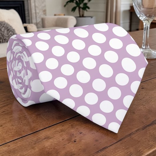 Cravate personnalisée à pois blancs sur fond lavan