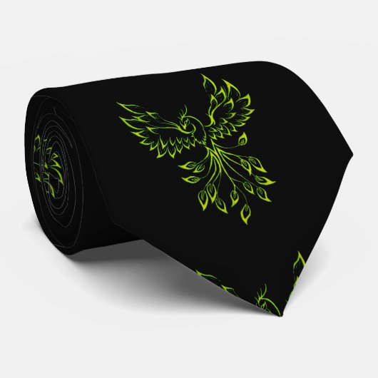 Cravate Phoenix vert se lève sur le noir (Roulé)