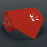 Cravate Pomme rouge Élégant Monogramme   Nom | Deux Côtés<br><div class="desc">Une élégante cravate à deux côtés avec un monogramme blanc audacieux sur un arrière - plan Apple Red. En plus de ce monogramme est inscrit votre prénom ou nom de famille dans toutes les capitales. Si vous préférez un look plus audacieux pour le nom personnel à l'intérieur de la grande...</div>
