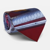 Cravate Pompiers - Casque sur camion-pompier (Roulé)