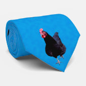 Cravate Poulet Noir Sur Arrière - plan Bleu Éponge, (Roulé)