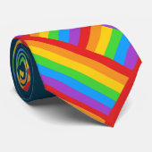 Cravate Pride Quarter : accent de drapeau arc-en-ciel (Roulé)