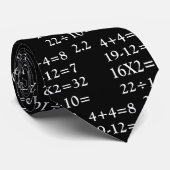Cravate problème mathématique sur le noir (Roulé)