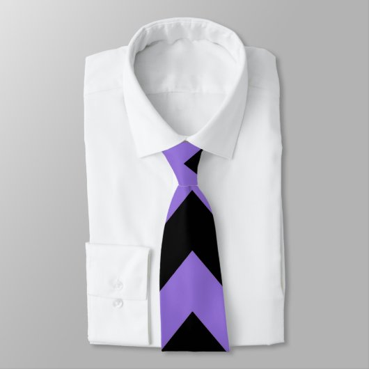 Cravate Purple and Black Chevron Zigzag Pattern (Attaché)