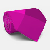 Cravate Pyramides magenta (Roulé)