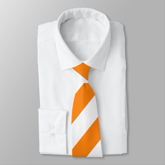 Cravate rayée orange et blanche (Attaché)