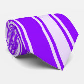 Cravate Rayure de couleur violette motif funky (Roulé)