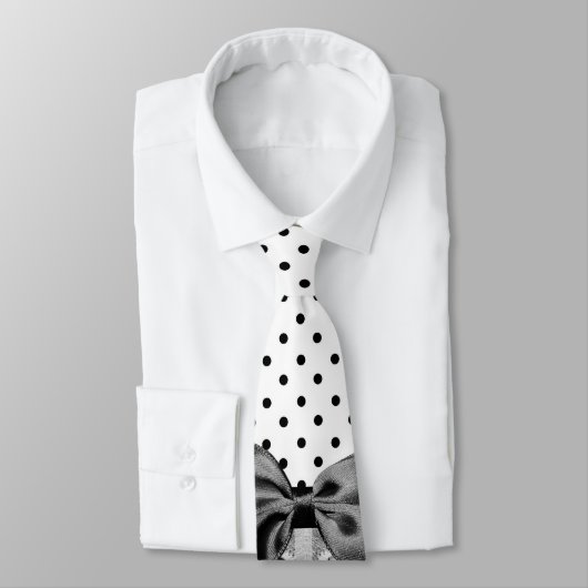 Cravate Rayures victoriennes noires et blanches avec l'arc (Attaché)