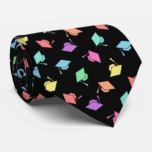 Cravate Retro Pastels & Black Graduation Cap Motif (Roulé)
