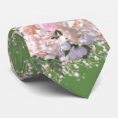 Cravate Romantique dentelle blanche hydrangée roses roses (Roulé)