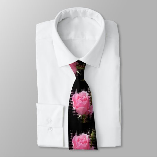 Cravate rose (Attaché)