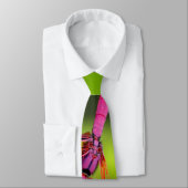 Cravate rose d'insecte (Attaché)