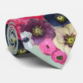 CRAVATE ROSES BLANCHES ROSES PINK ,FLEURS ANÉMONE ,BLEU SA (Roulé)