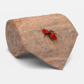 cravate rouge de guêpe de fourmi de velours (Roulé)