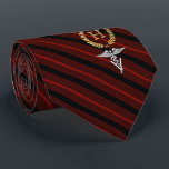 Cravate Rouge de monogramme encadré par professionnel<br><div class="desc">Une cravate personnalisée rayée rouge conçue en fonction les professionnels vétérinaires comportant le premier ou le monogramme de nom de famille à l'intérieur d'une guirlande d'or de faux.</div>