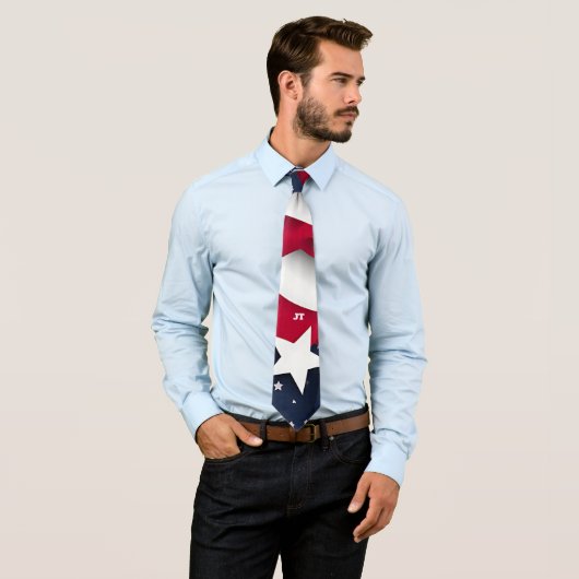 Cravate Rouge et Bleu du 4 juillet (En situation)