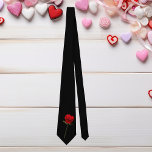 Cravate Saint-Valentin rose de longue tige rouge noire<br><div class="desc">Cette conception a été créée par l'art numérique. Elle peut être personnalisée en cliquant sur le bouton de personnaliser et ajouter un nom, des initiales ou vos mots préférés. Contactez-moi chez colorflowcreations@gmail.com si vous avec pour avoir cette conception sur un autre produit. Achetez ma peinture acrylique abstraite originale à vendre...</div>