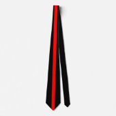 Cravate Simple Rayure Rouge sur Fond Noir (Devant)