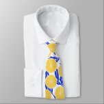 Cravate Simple tranches de citron Motif Bleu Botanique<br><div class="desc">Ce cravate élégant présente une illustration simple motif de tranches de citron jaune et de formes florales bleu cobalt. Super idée cadeau !</div>