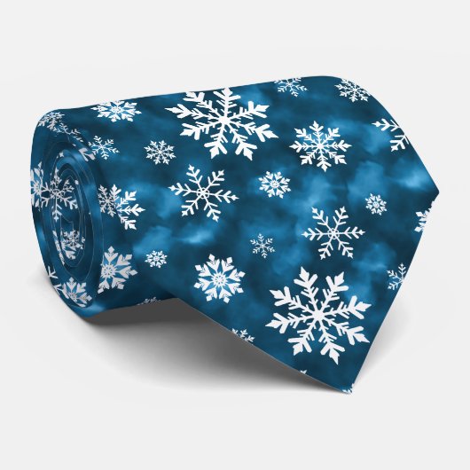 Cravate Snowflake Pattern On Icy Cool Winter Blue (Roulé)