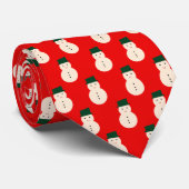 Cravate Snowman sur arrière - plan rouge (Roulé)