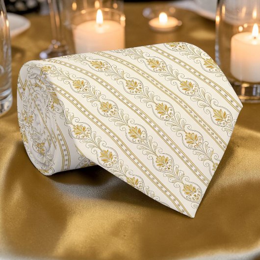Cravate sur mesure en damas doré élégant