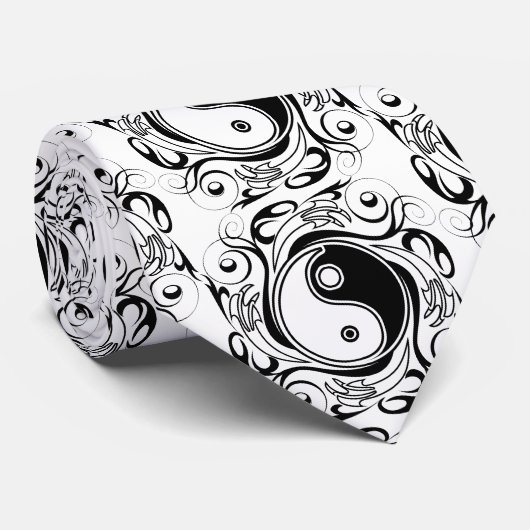 Cravate Symbole Yin et Yang Style tatouage noir et blanc (Roulé)