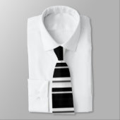Cravate Tie à rayure noire – Accessoire moderne audacieux (Attaché)