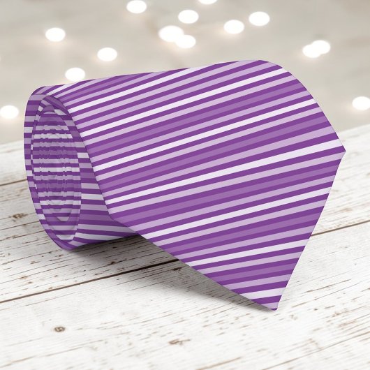 Cravate Tie à rayures de couleur violette