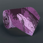 Cravate Tie camouflage lavande prune violet noir<br><div class="desc">La cravate pour hommes présente un motif de camouflage moderne en noir, violet, prune et lavande. PLUS de modèles en magasin. Idéal pour le bureau, une soirée en ville, un mariage, pour le marié ou les garçons d'honneur ou comme cadeau à votre mari, père, frère ou meilleur ami. Faites une...</div>