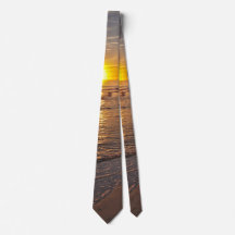 Tie : Coucher de soleil au bord de la mer