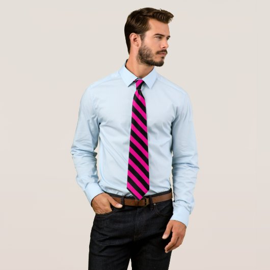Cravate Ties noires et roses maçonniques à monogramme | Ca (En situation)