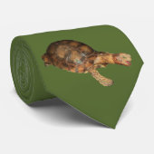 Cravate Tortue en vert olive foncé (Roulé)