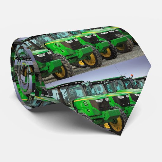 Cravate Tracteur vert rayé (Roulé)