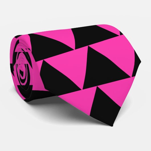 Cravate triangle rose. (Roulé)