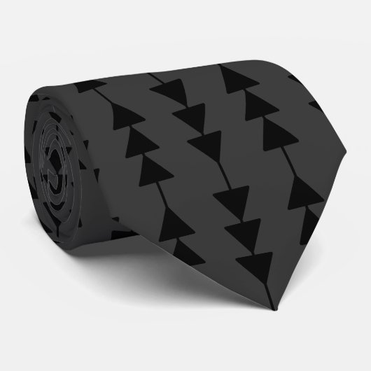 Cravate Triangles à pendage noir moderne et élégant sur fu (Roulé)